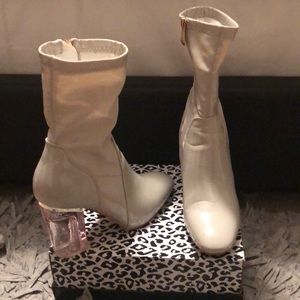 Cape Robbin Chunky Pink PVC Booties- Gray